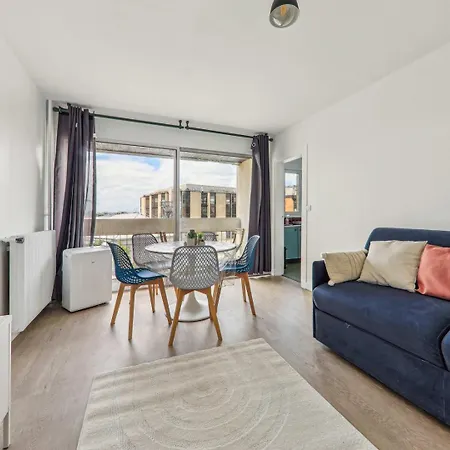 Le Familial - Charming In Parigi